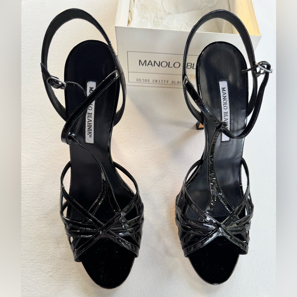 New Authentic Size 42 / 12 Manolo Blahnik Black Patent Leather Strappy Sandal